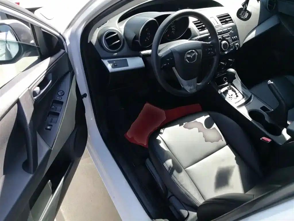 Mazda3 Axela 2015 Sedan 1.6L Automatic Elite — миниатюра 12