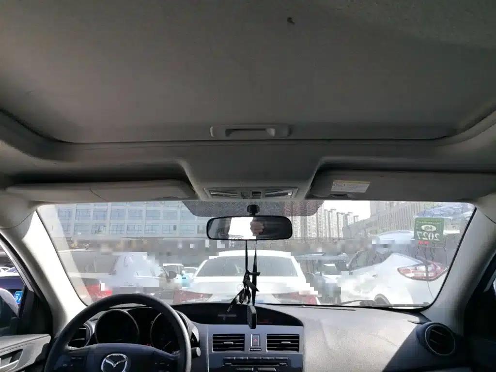 Mazda3 Axela 2015 Sedan 1.6L Automatic Elite — миниатюра 14