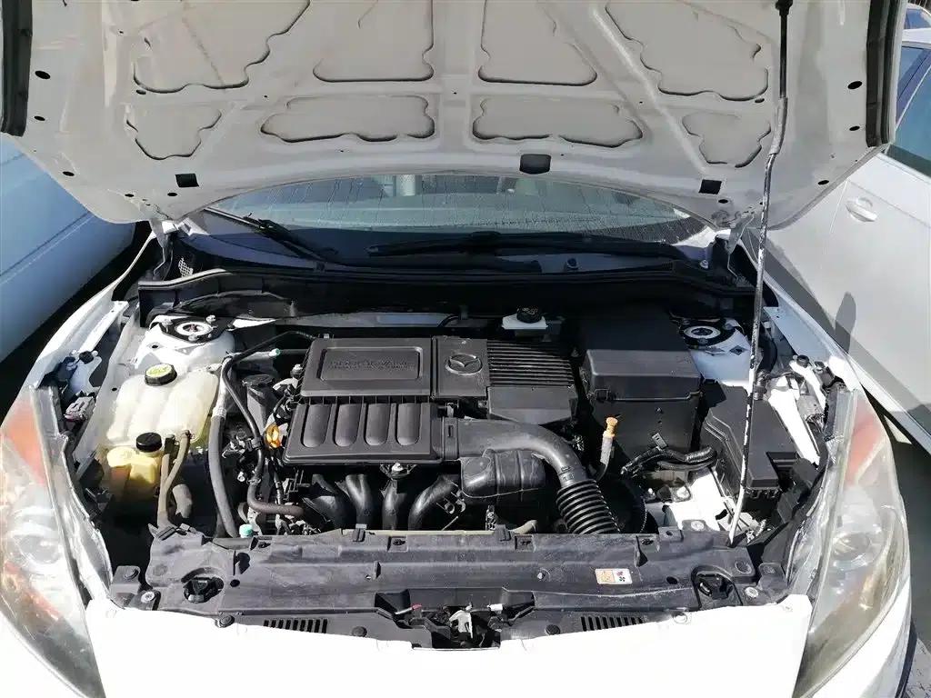 Mazda3 Axela 2015 Sedan 1.6L Automatic Elite — миниатюра 16