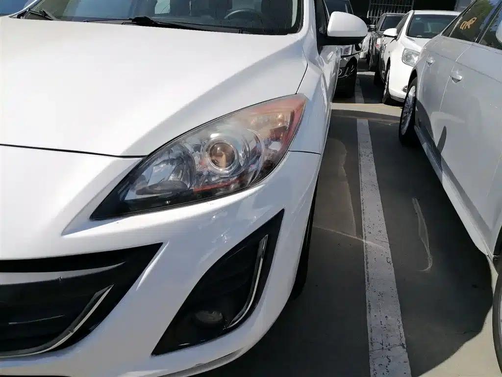 Mazda3 Axela 2015 Sedan 1.6L Automatic Elite — миниатюра 18
