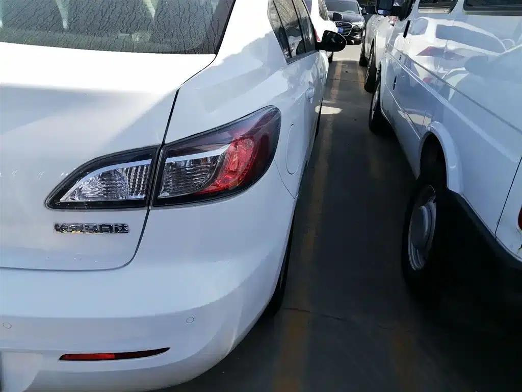 Mazda3 Axela 2015 Sedan 1.6L Automatic Elite — миниатюра 24