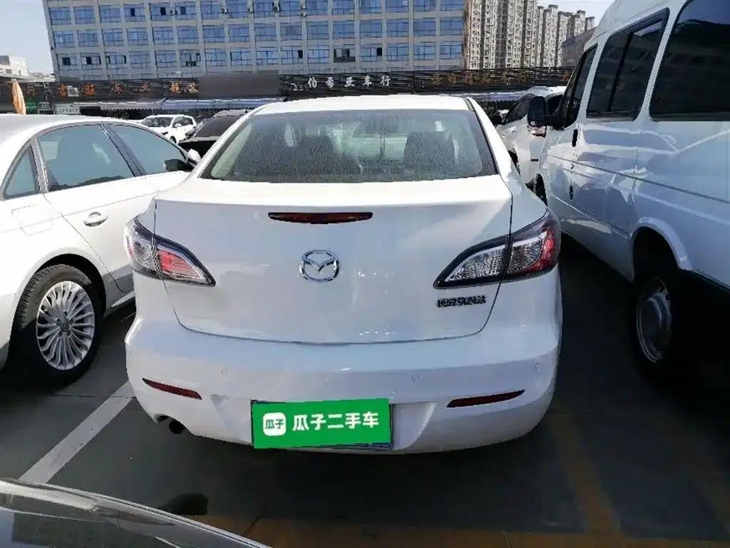 Mazda3 Axela 2015 Sedan 1.6L Automatic Elite — миниатюра 4