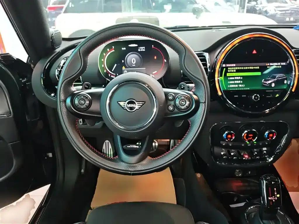 MINI JCW CLUBMAN 2021 2.0T JOHN COOPER WORKS ALL-IN — миниатюра 11