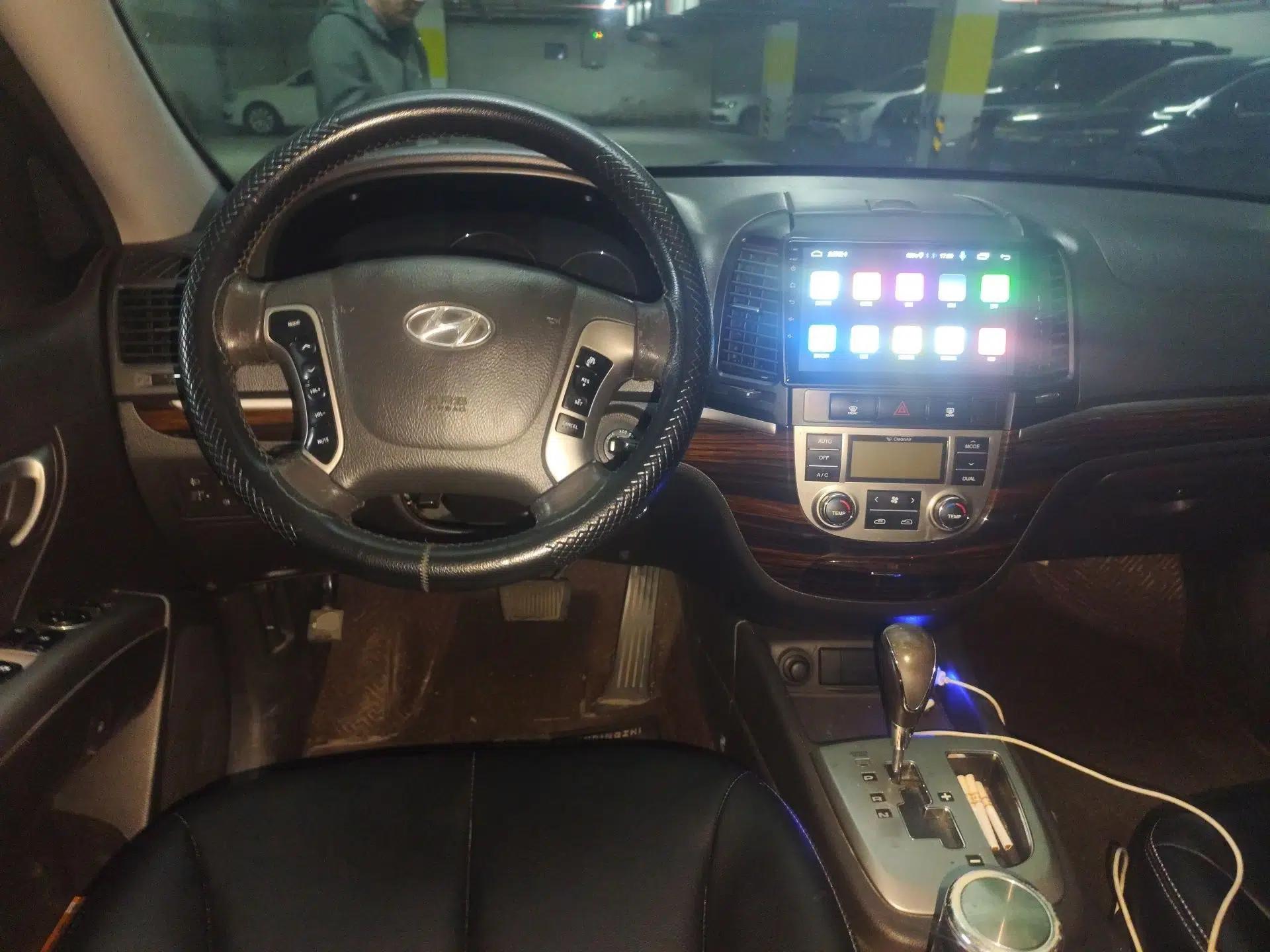 Hyundai Santa Fe Classic 2012 2.4 Comfort Edition 7-Seater Four-Wheel Drive — миниатюра 11