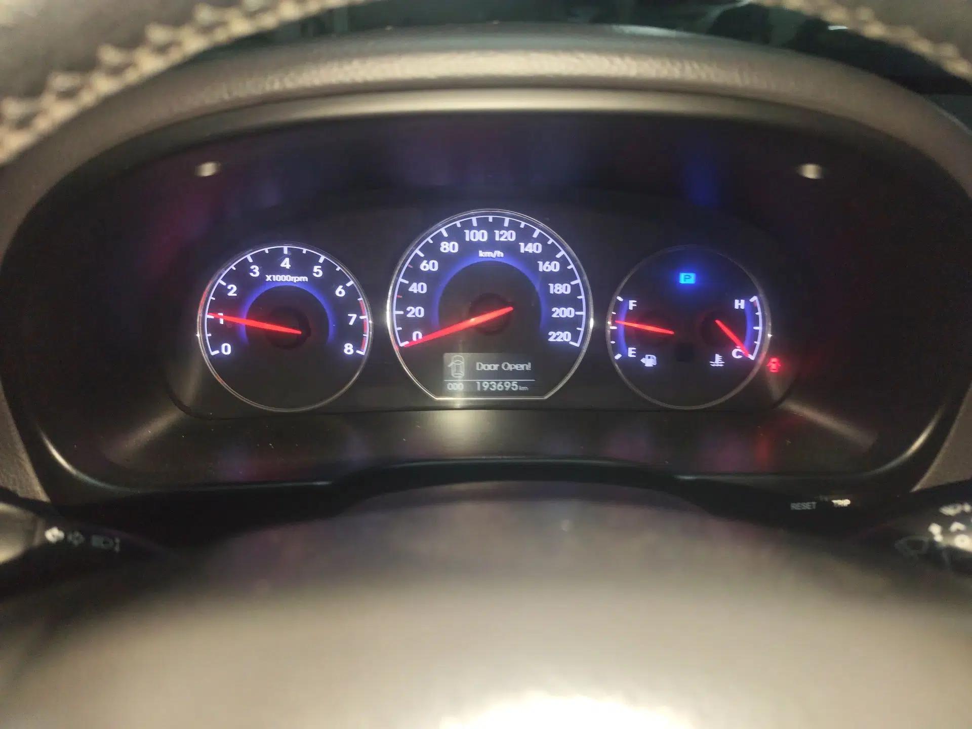 Hyundai Santa Fe Classic 2012 2.4 Comfort Edition 7-Seater Four-Wheel Drive — миниатюра 12