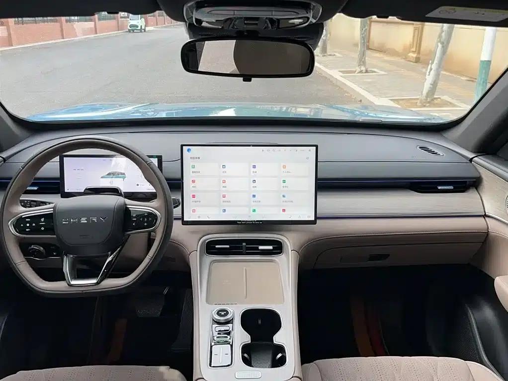 Chery Tiggo 8 PLUS C-DM 2025 1.5T 116km/h Premium 5-seater — миниатюра 6