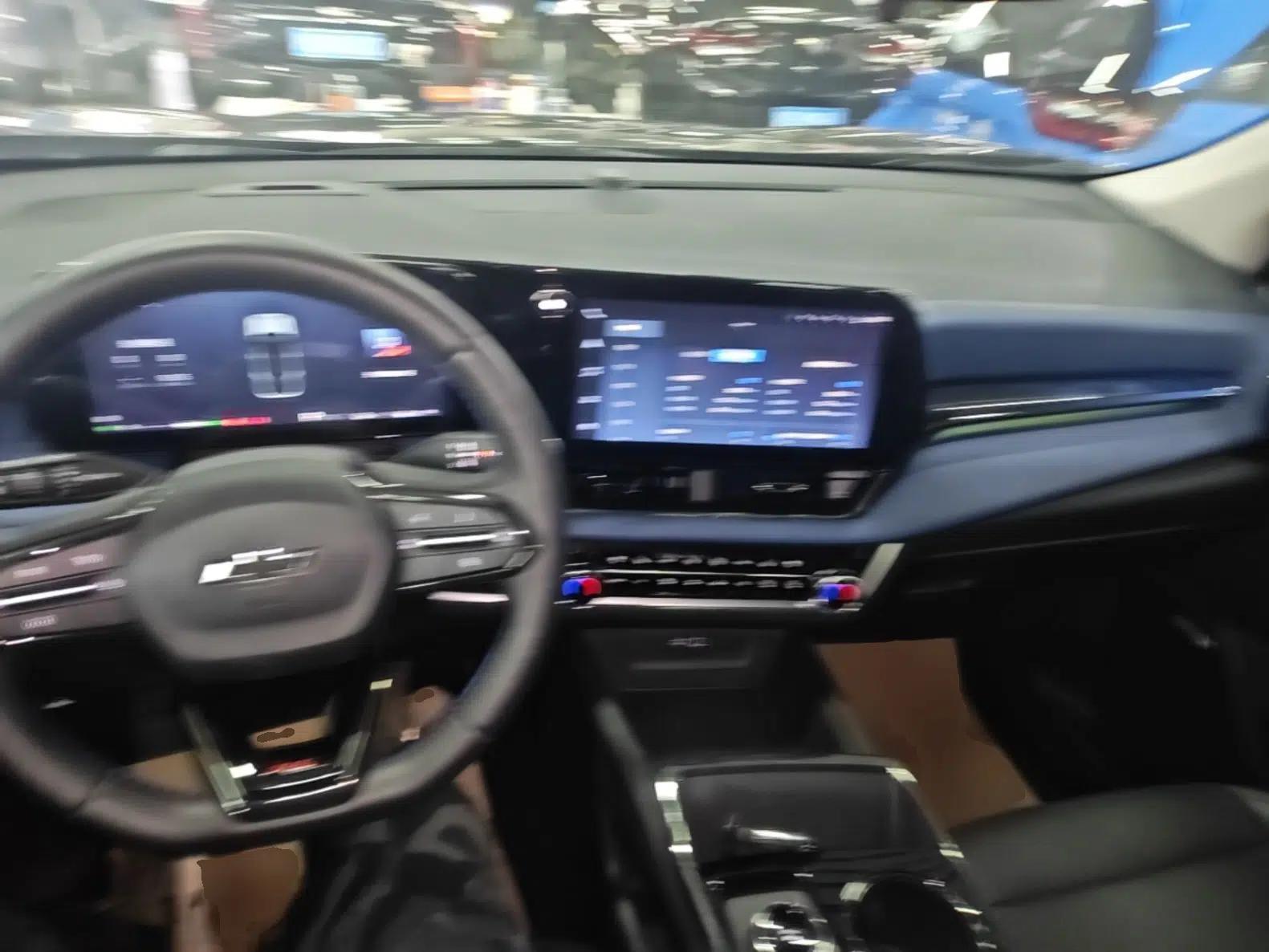 Chevrolet Equinox Plus 2024 102km RS Ultimate Edition — миниатюра 13