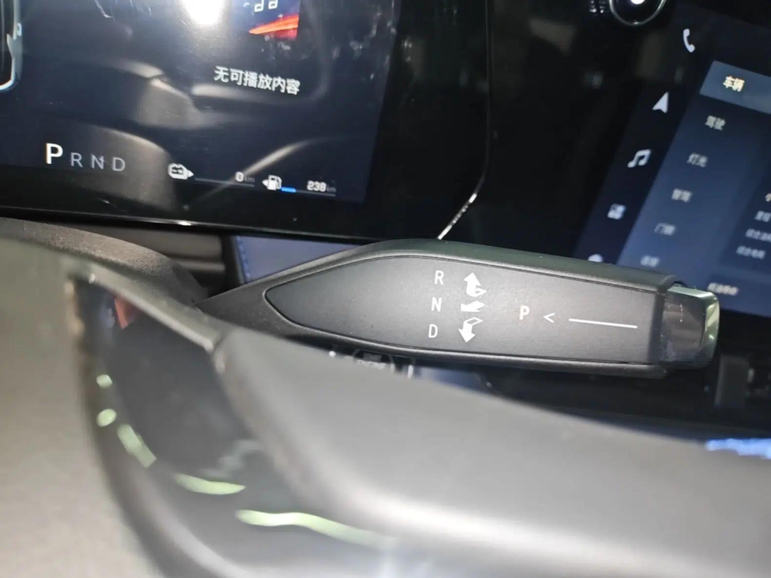 Chevrolet Equinox Plus 2024 102km RS Ultimate Edition — миниатюра 17