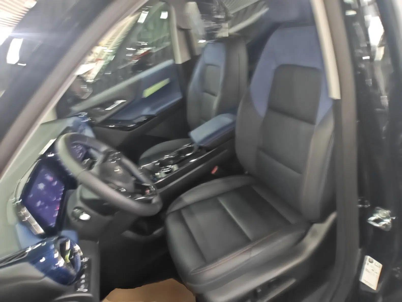 Chevrolet Equinox Plus 2024 102km RS Ultimate Edition — миниатюра 18
