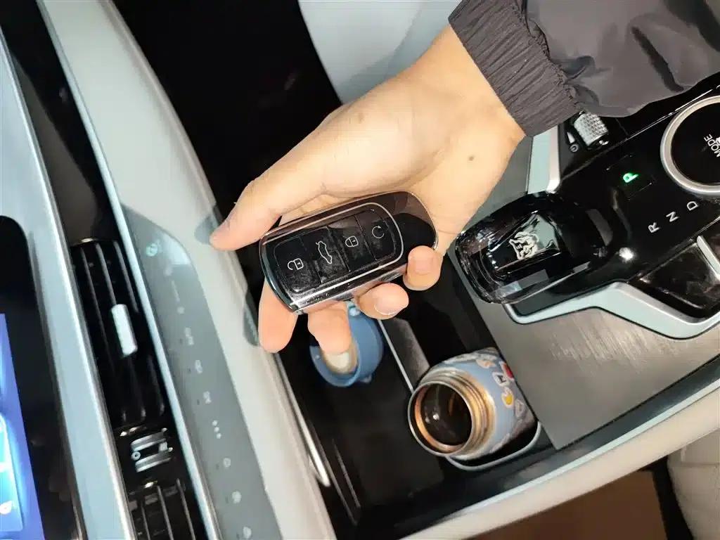 Chery Tiggo 7 PLUS New Energy 2023 Model 1.5T Smart Edition — миниатюра 17