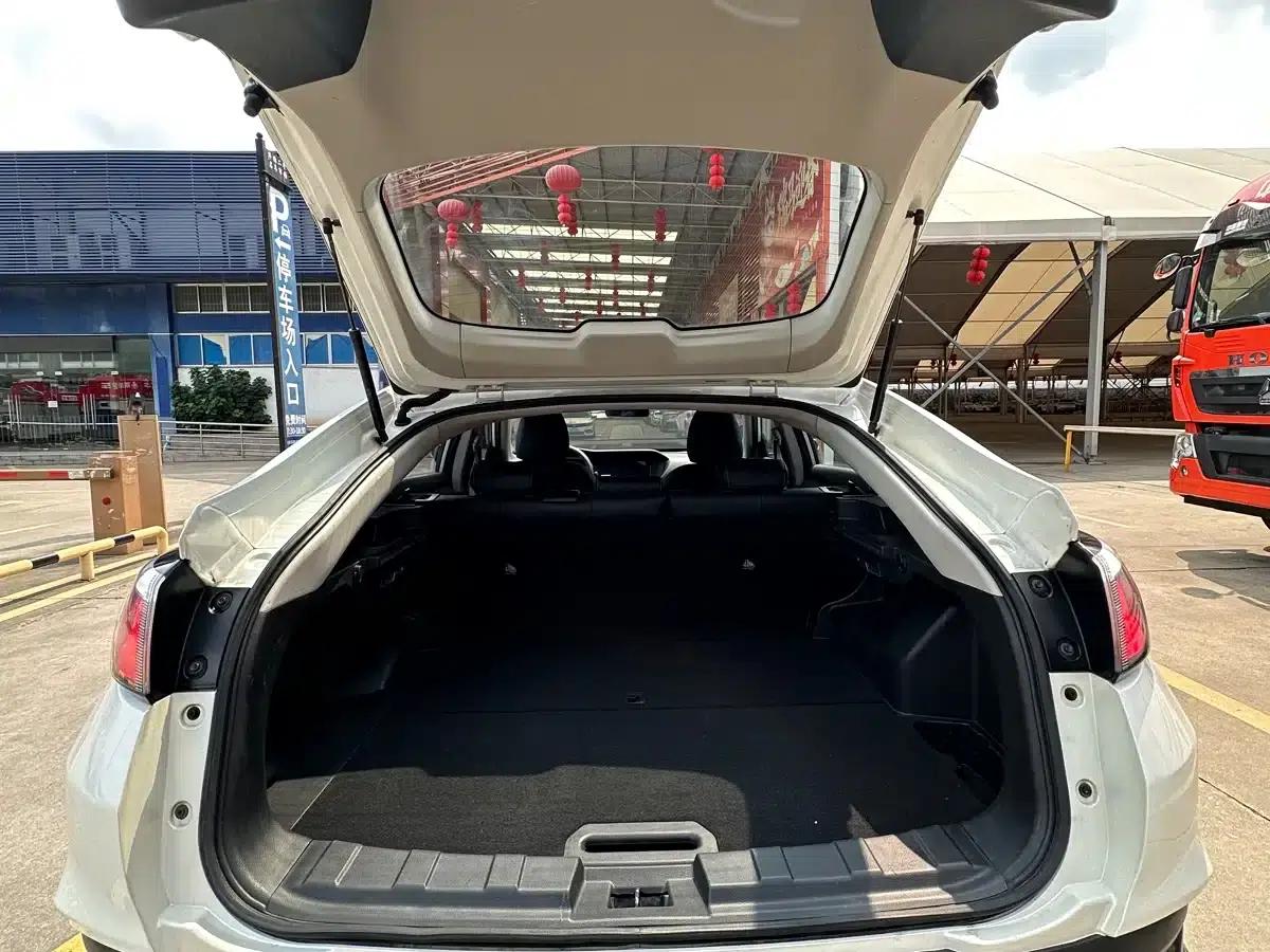 Venucia T90 2018 2.0L CVT Smart Fashion Edition (National V Emission Standard) — миниатюра 12