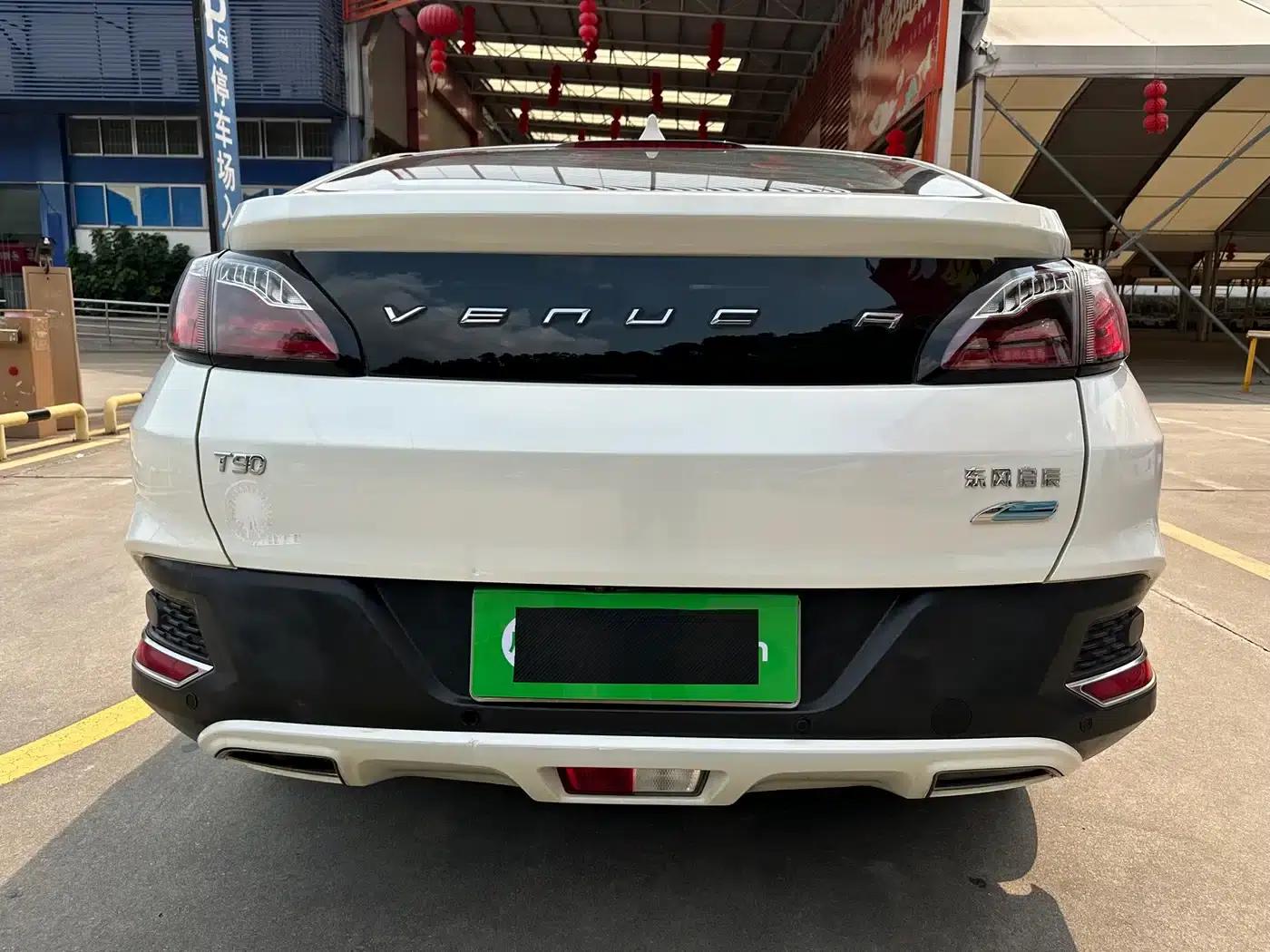 Venucia T90 2018 2.0L CVT Smart Fashion Edition (National V Emission Standard) — миниатюра 8