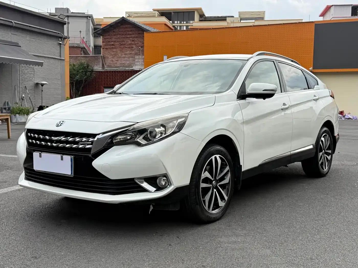 Venucia T90 2018 2.0L CVT Smart Fashion Edition (National V Emission Standard) — миниатюра 1