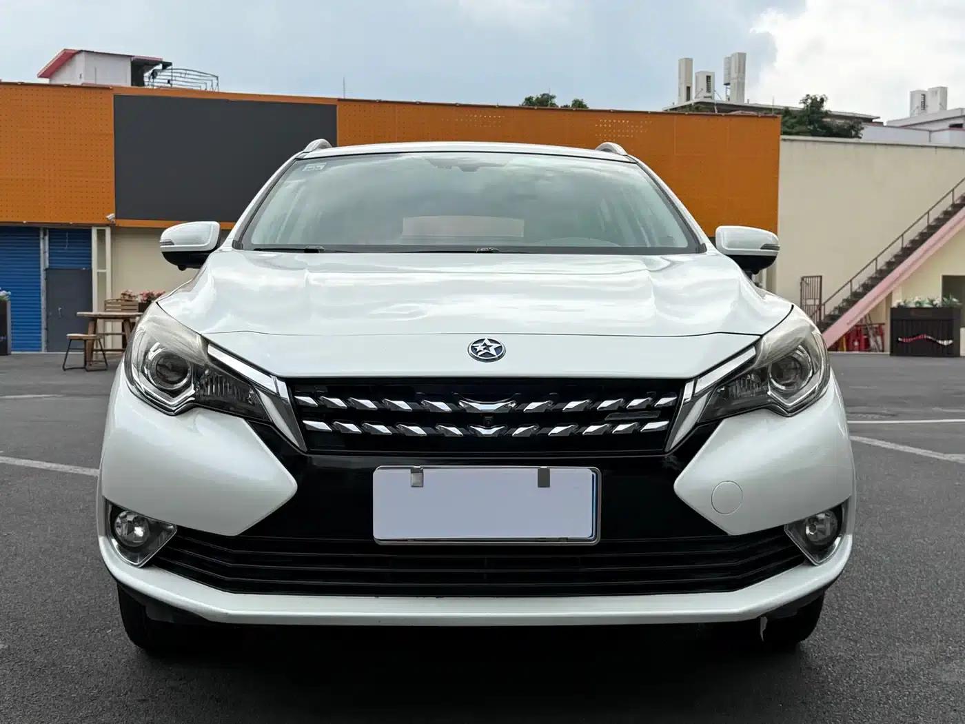Venucia T90 2018 2.0L CVT Smart Fashion Edition (National V Emission Standard) — миниатюра 2