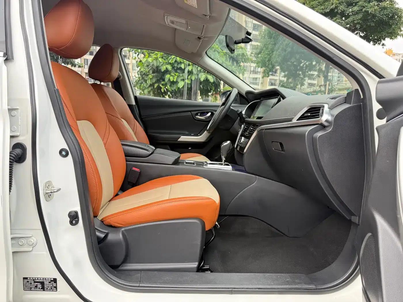 Venucia T90 2018 2.0L CVT Smart Fashion Edition (National V Emission Standard) — миниатюра 12