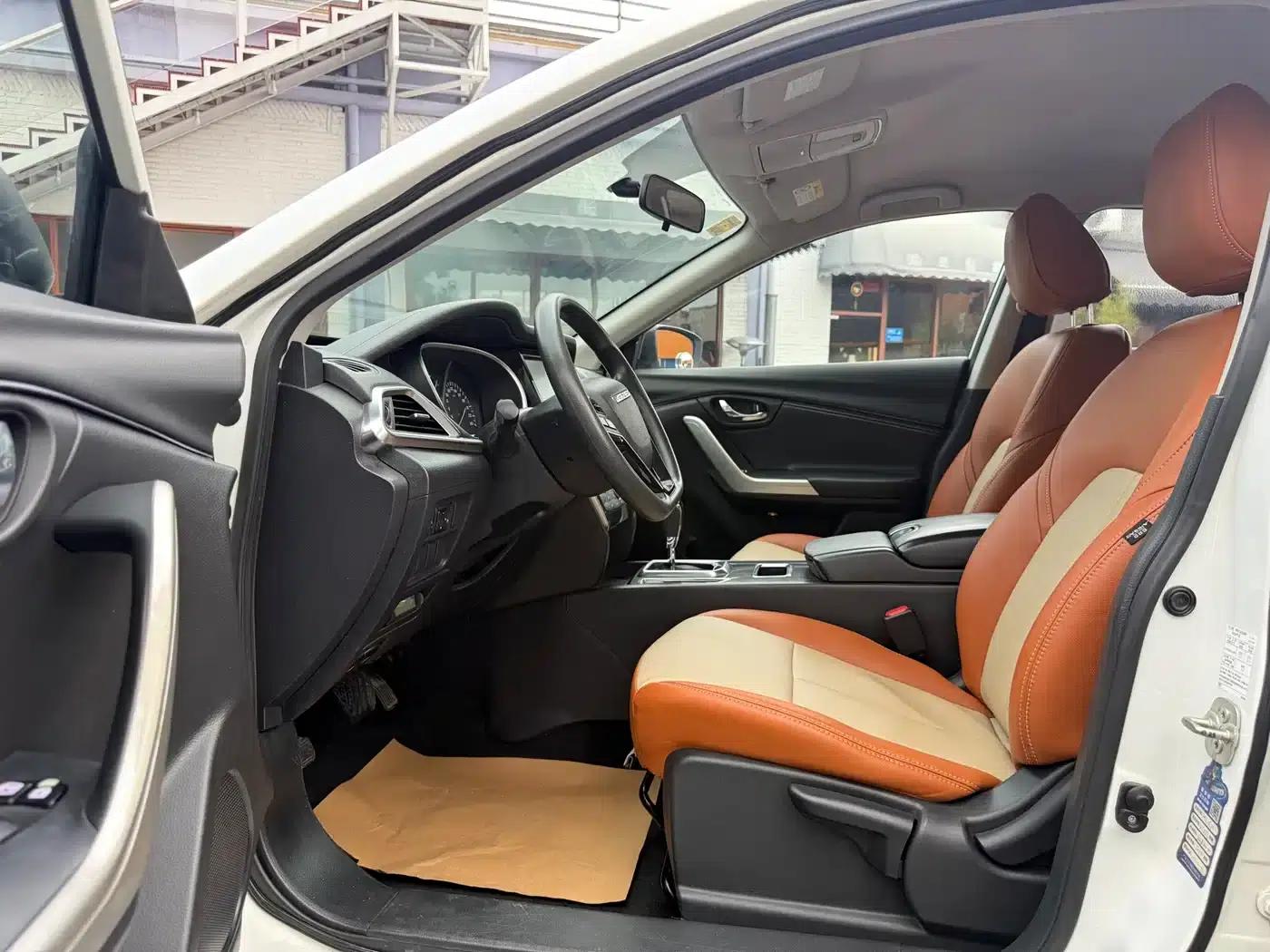 Venucia T90 2018 2.0L CVT Smart Fashion Edition (National V Emission Standard) — миниатюра 4