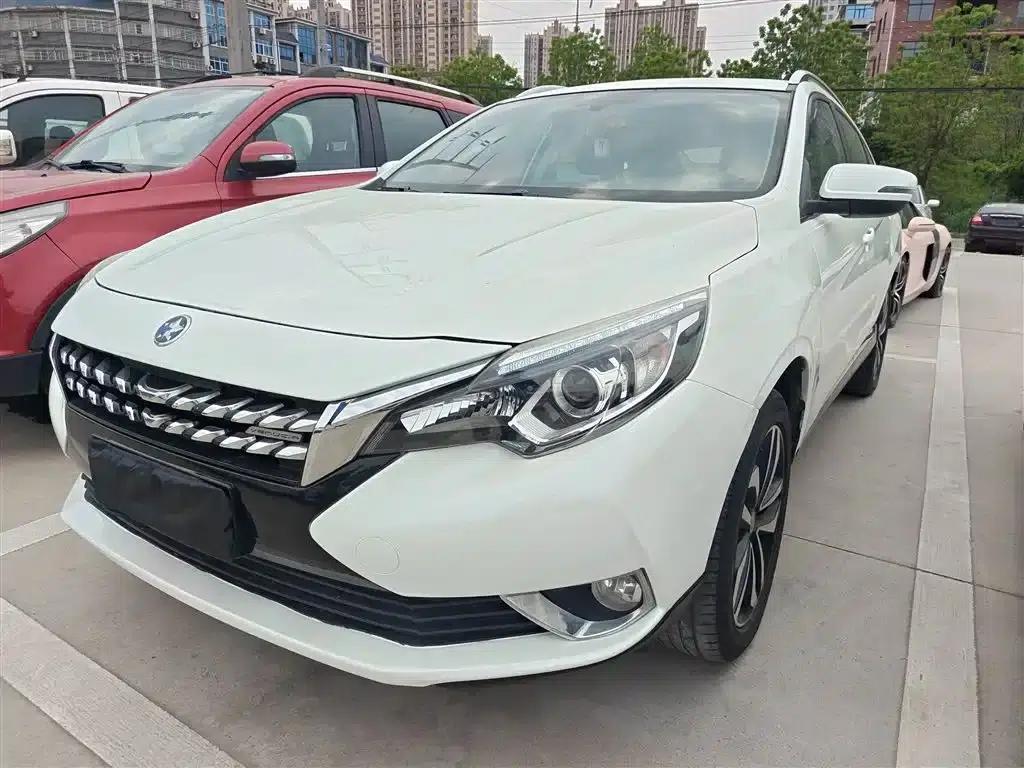 Venucia T90 2017 2.0L CVT Smart Edition — миниатюра 2