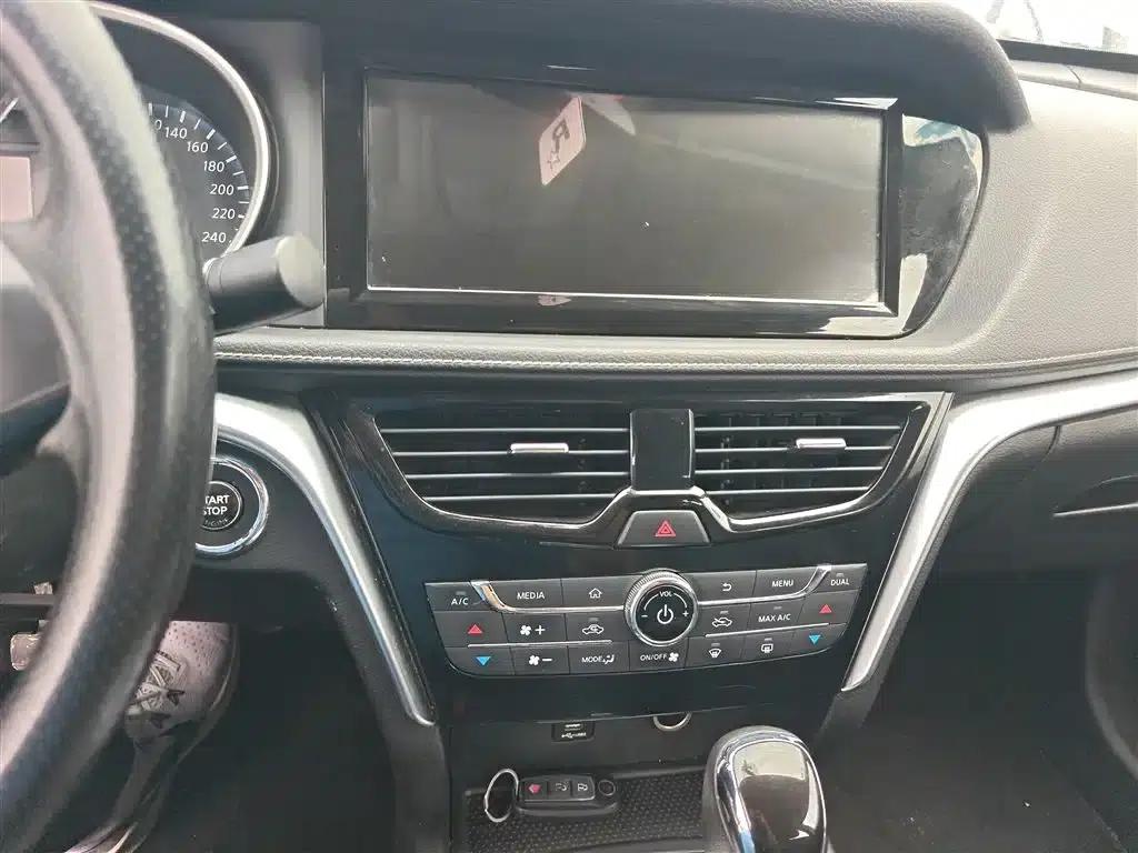 Venucia T90 2017 2.0L CVT Smart Edition — миниатюра 13