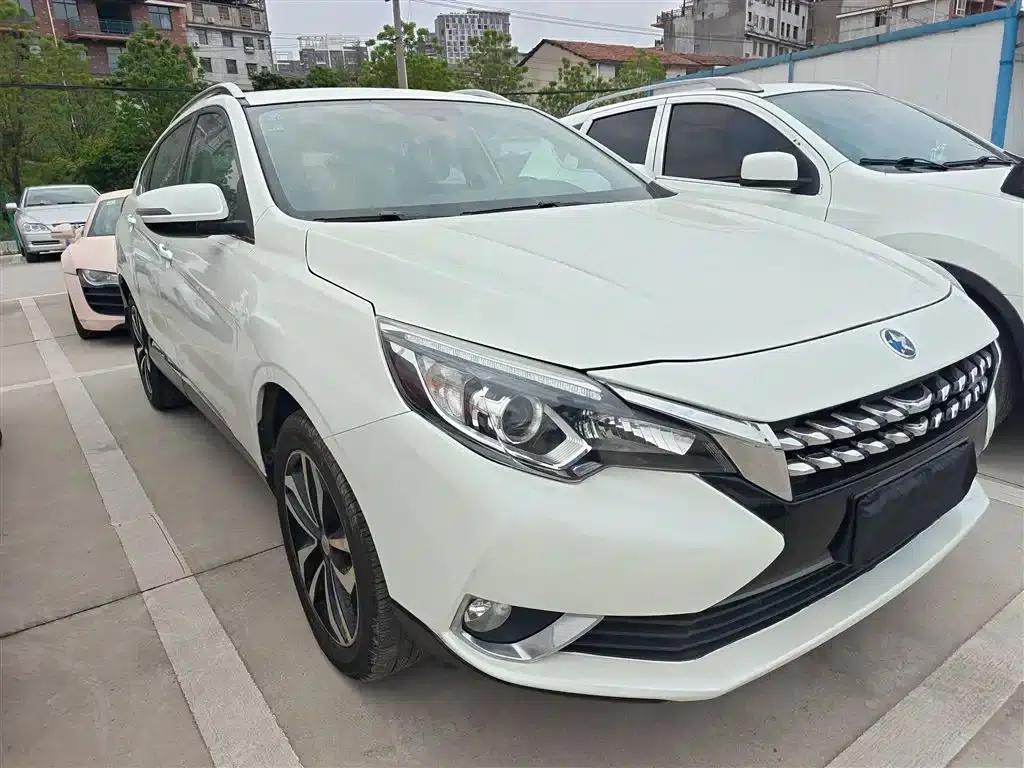 Venucia T90 2017 2.0L CVT Smart Edition — миниатюра 4