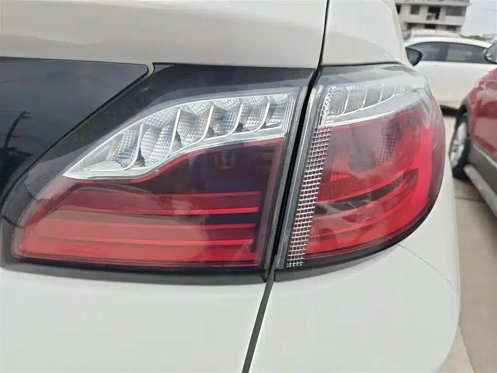 Venucia T90 2017 2.0L CVT Smart Edition — миниатюра 8