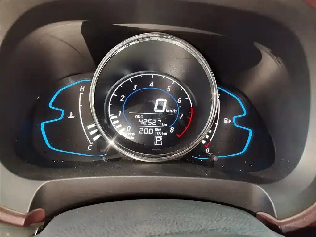 Venucia M50V 2017 1.6L XL CVT Deluxe Edition — миниатюра 4