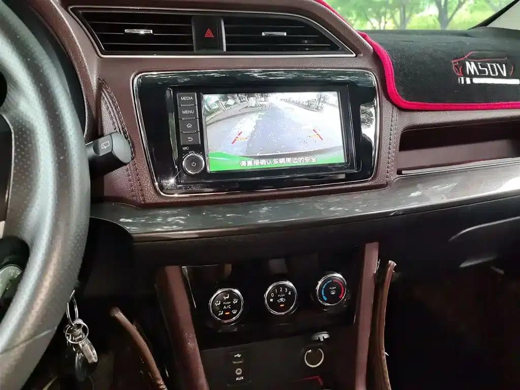 Venucia M50V 2017 1.6L XL CVT Deluxe Edition — миниатюра 6