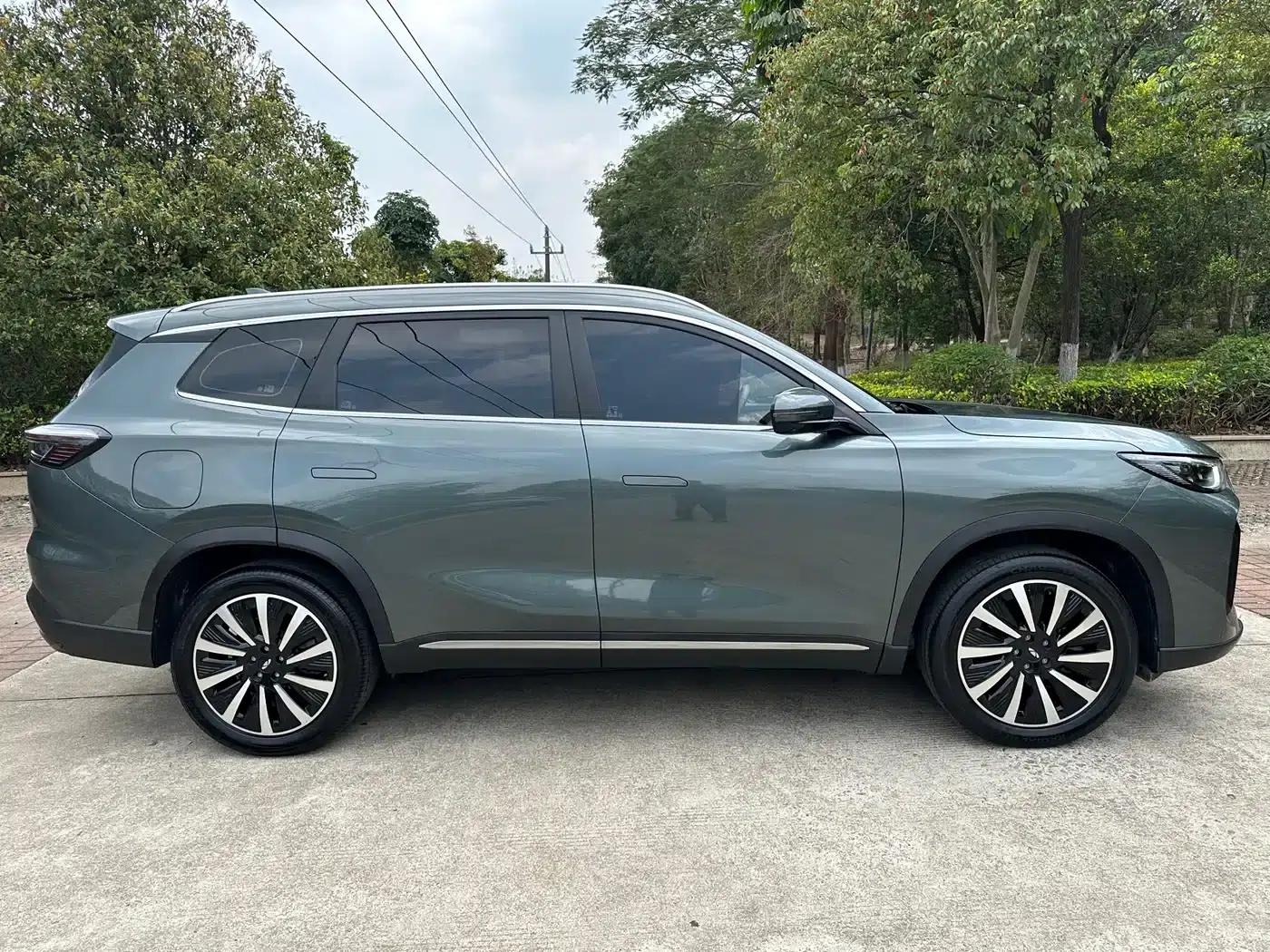 Fengyun T8 2025 1.5T 130km Premium Edition 5-seater — миниатюра 13