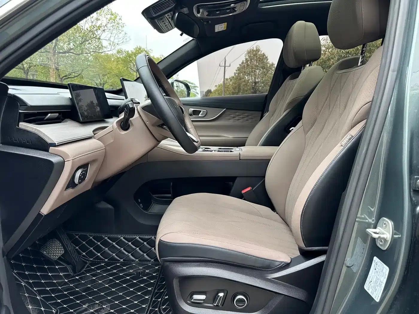 Fengyun T8 2025 1.5T 130km Premium Edition 5-seater — миниатюра 24