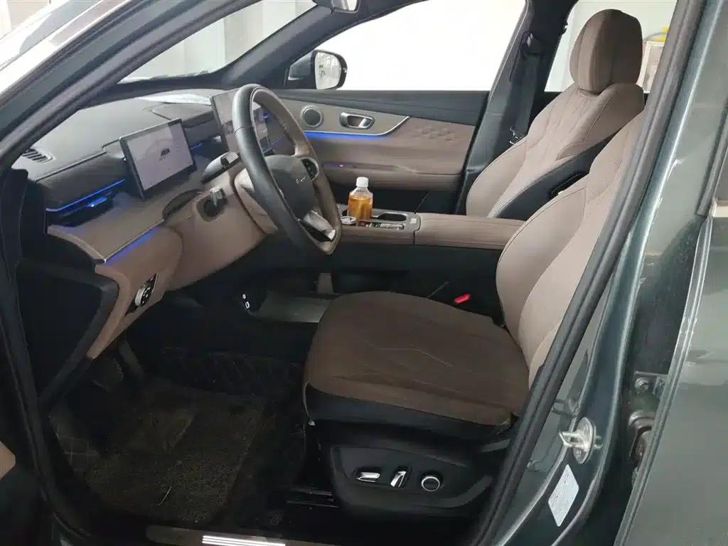 Fengyun T8 2025 1.5T 130km Premium Edition 5-seater — миниатюра 11