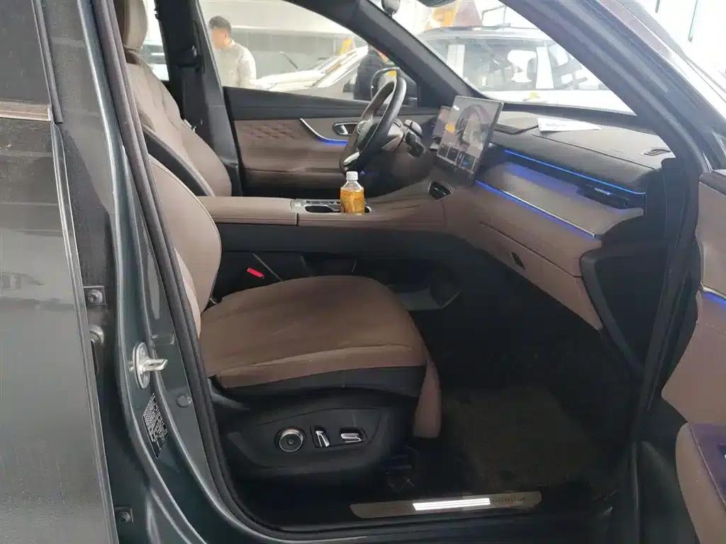 Fengyun T8 2025 1.5T 130km Premium Edition 5-seater — миниатюра 20