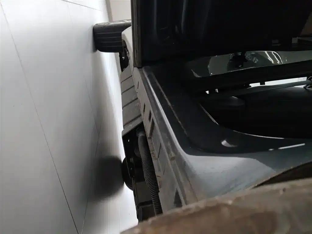Fengyun T8 2025 1.5T 130km Premium Edition 5-seater — миниатюра 21