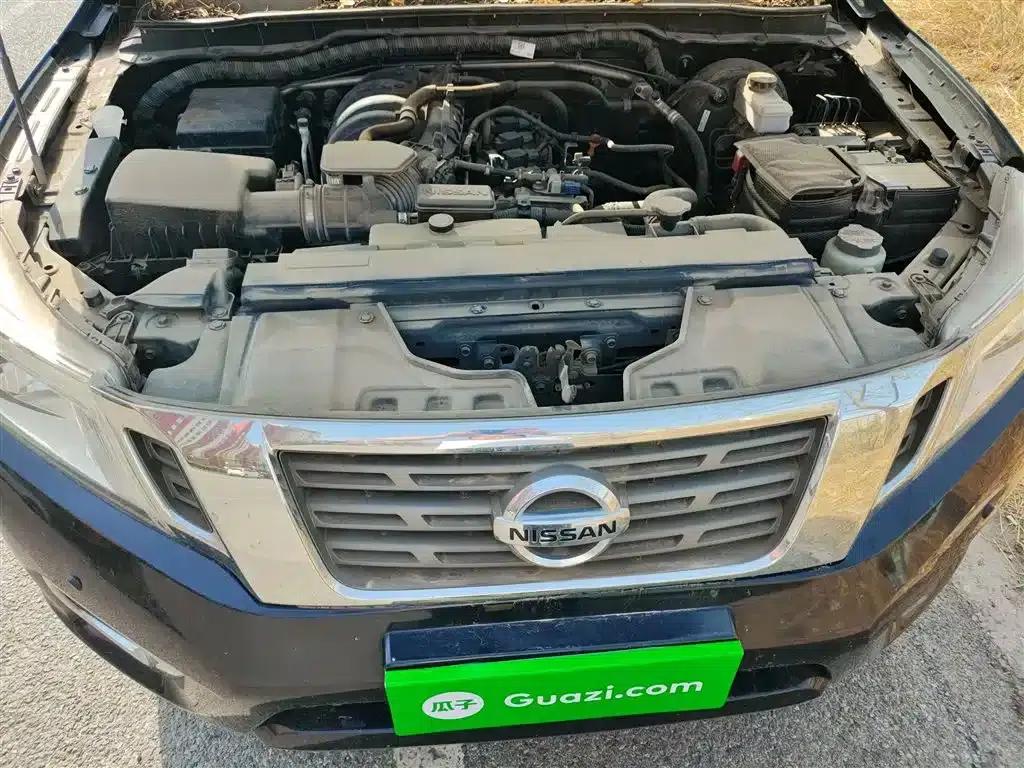 2017 Navara 2.5L Automatic 2WD Luxury Edition QR25 — миниатюра 11