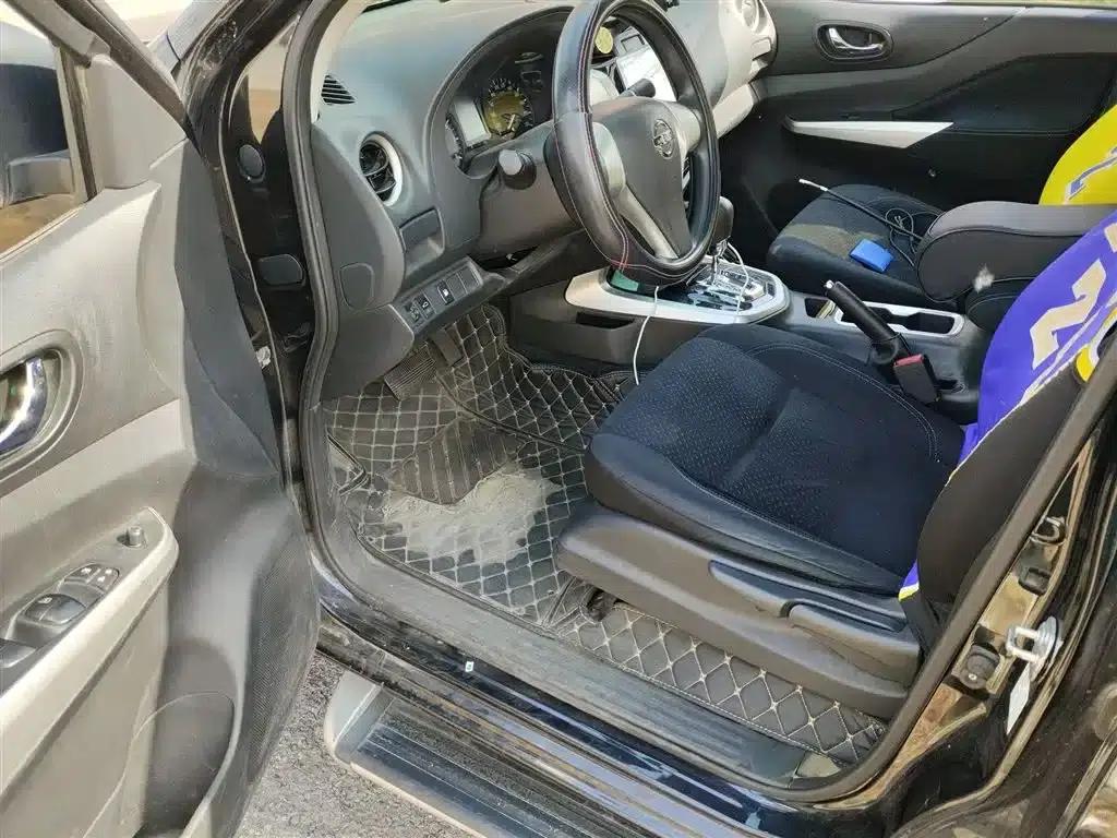 2017 Navara 2.5L Automatic 2WD Luxury Edition QR25 — миниатюра 14