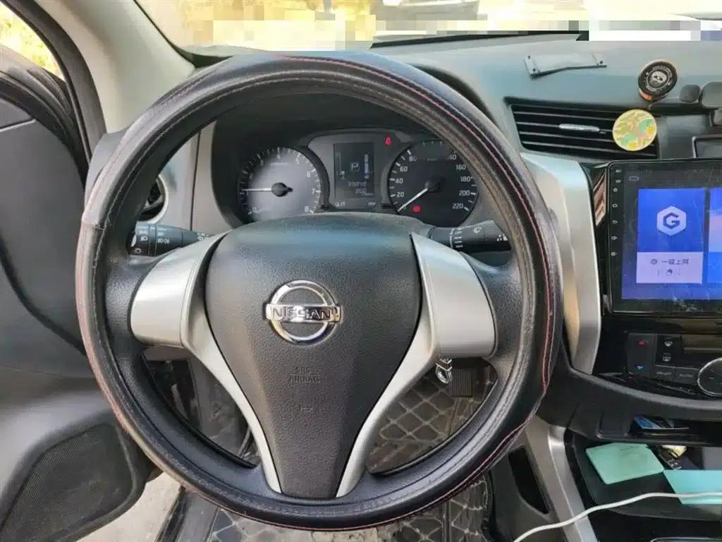 2017 Navara 2.5L Automatic 2WD Luxury Edition QR25 — миниатюра 3