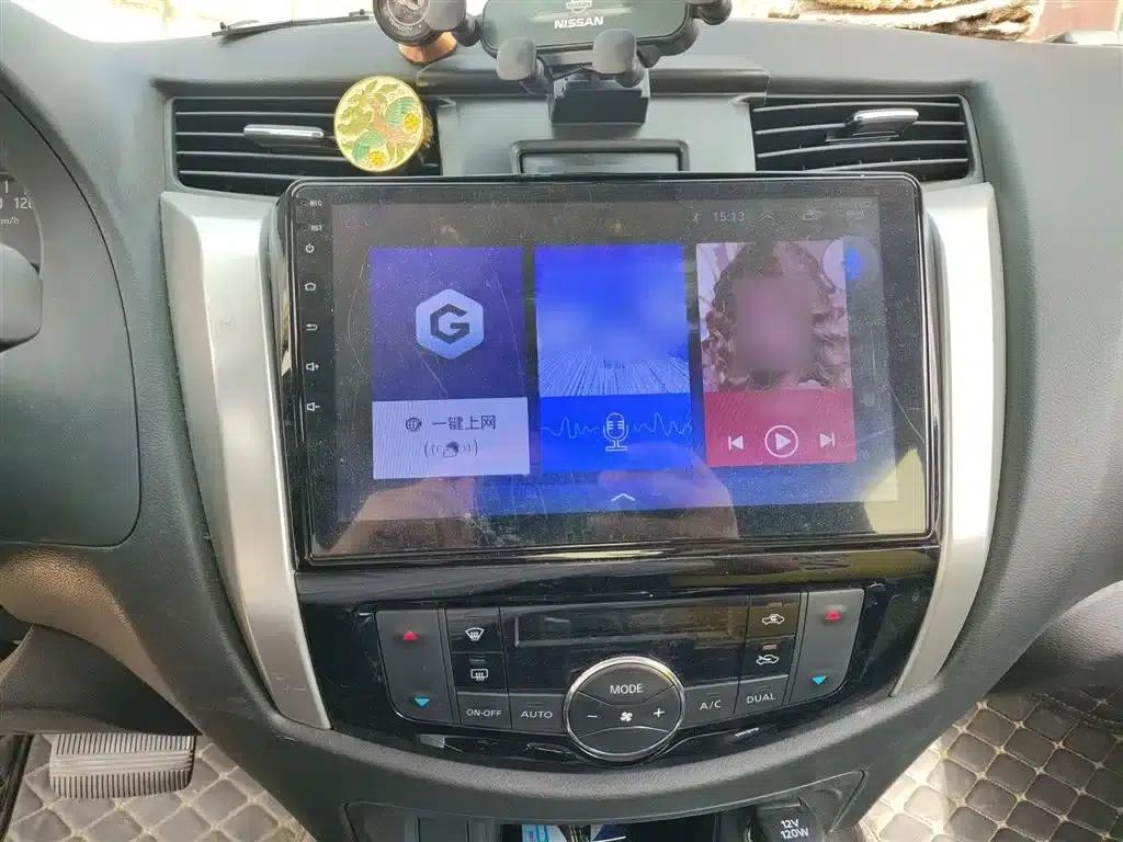 2017 Navara 2.5L Automatic 2WD Luxury Edition QR25 — миниатюра 6