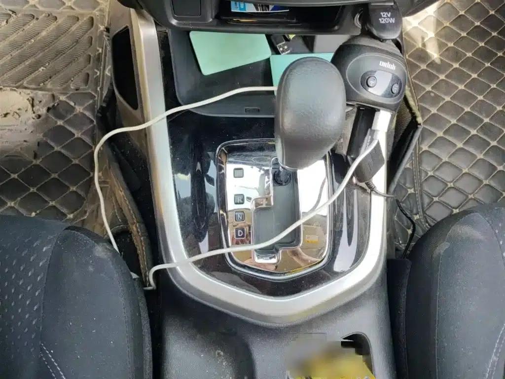 2017 Navara 2.5L Automatic 2WD Luxury Edition QR25 — миниатюра 7