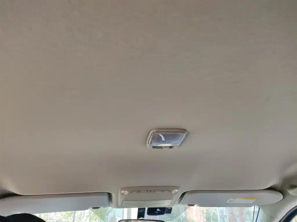 2017 Navara 2.5L Automatic 2WD Luxury Edition QR25 — миниатюра 9
