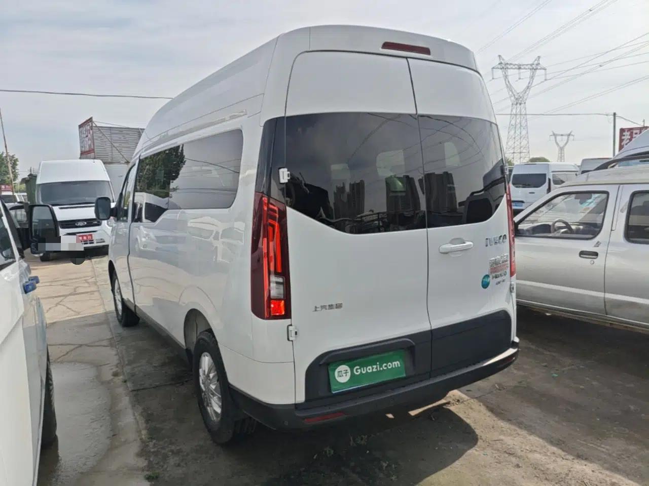 Iveco Fidato 2023 B33 Passenger Bus 2.0T 110 kW Automatic Starlight Edition High Roof — миниатюра 4