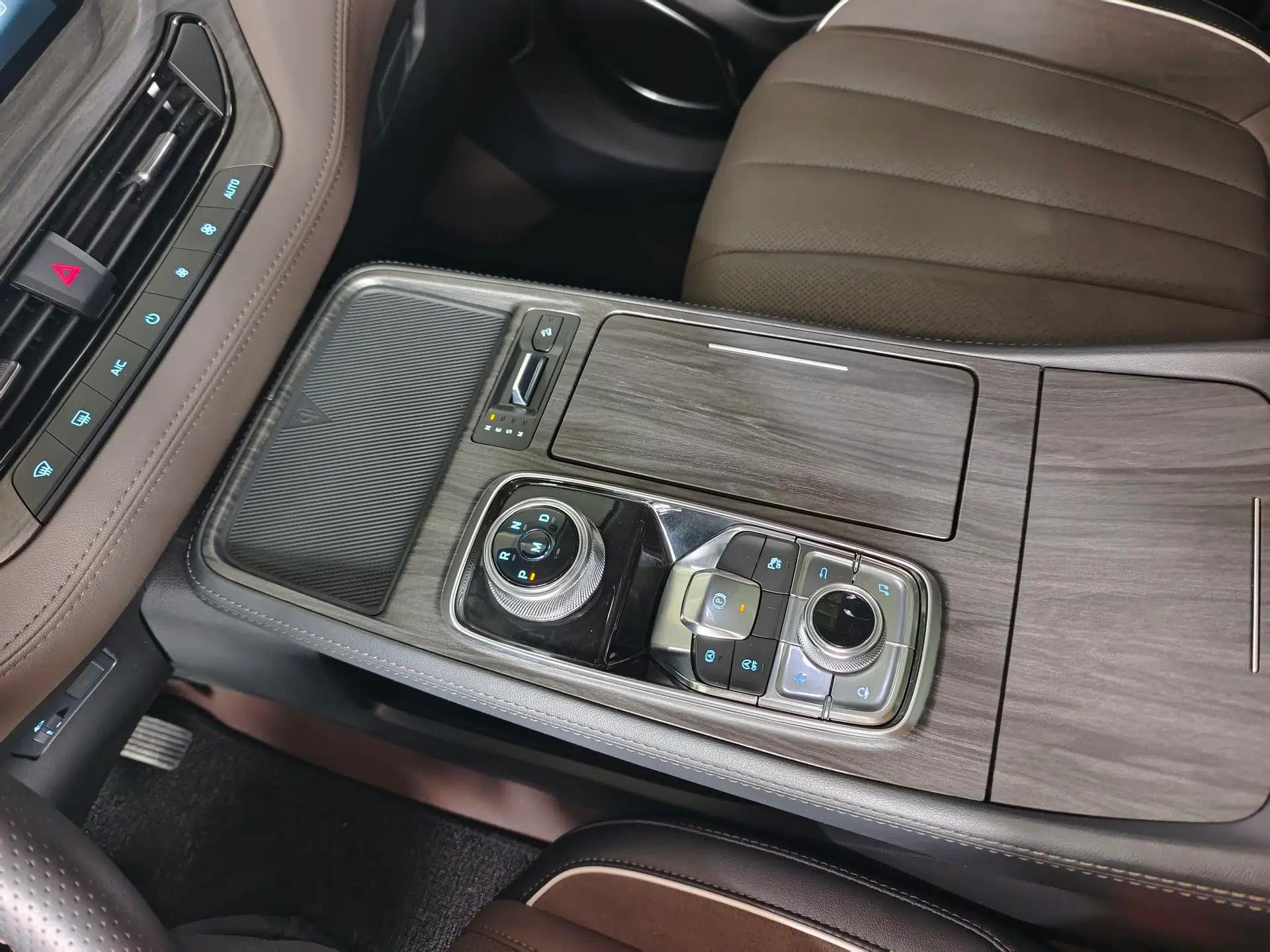 Ford Equator 2023 EcoBoost 225 Premier 7-Seater (2/3/2) — миниатюра 13