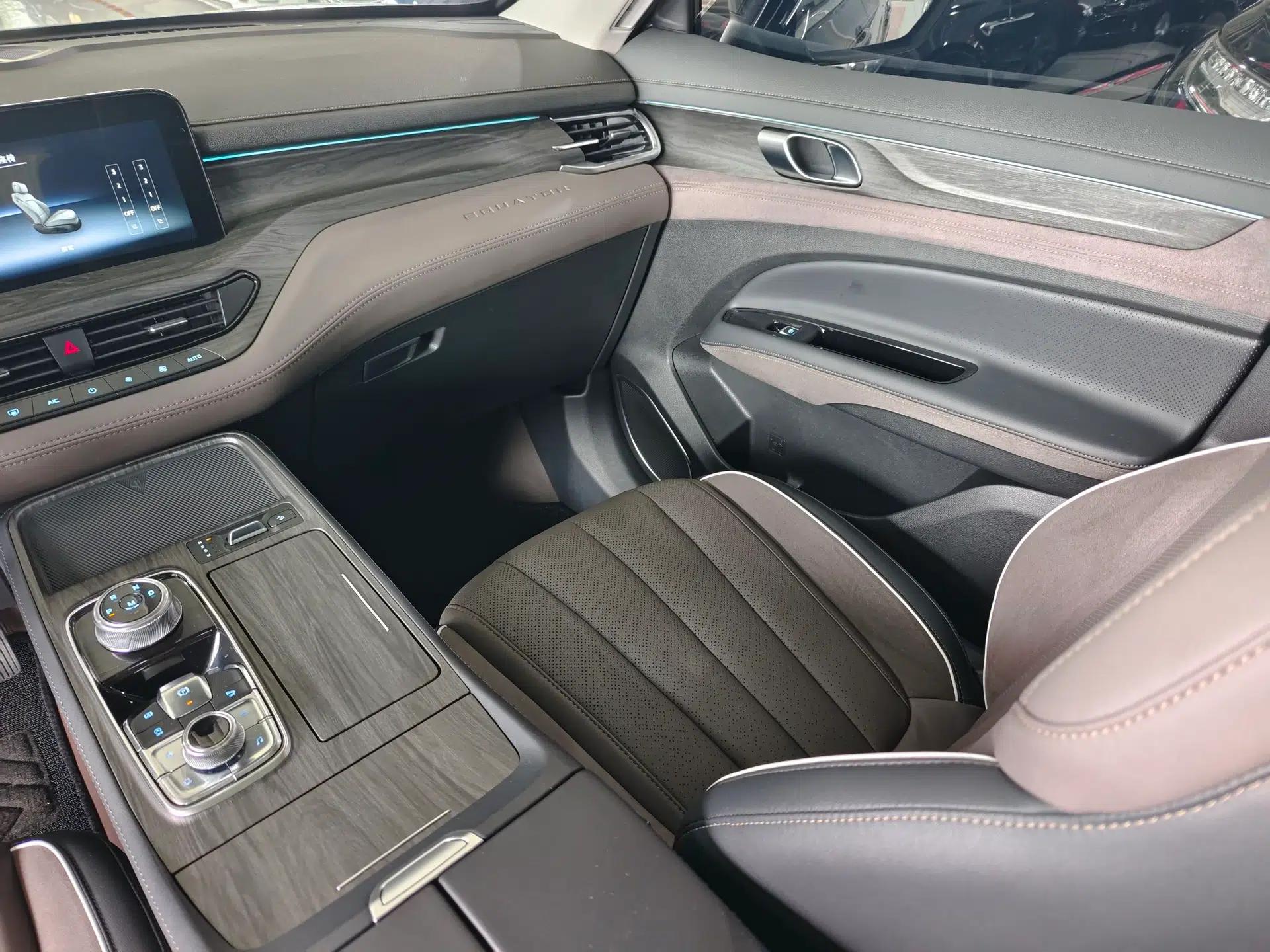 Ford Equator 2023 EcoBoost 225 Premier 7-Seater (2/3/2) — миниатюра 21