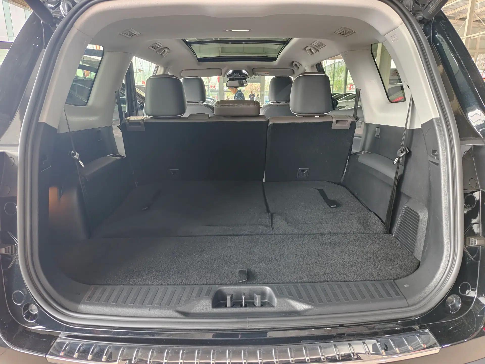 Ford Equator 2023 EcoBoost 225 Premier 7-Seater (2/3/2) — миниатюра 22