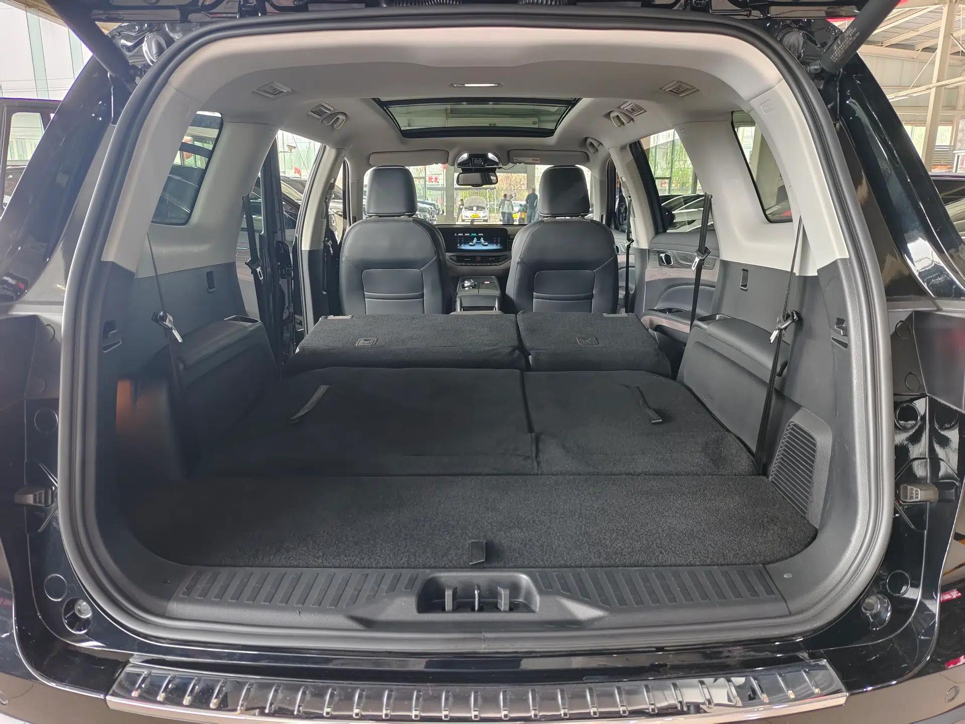 Ford Equator 2023 EcoBoost 225 Premier 7-Seater (2/3/2) — миниатюра 26