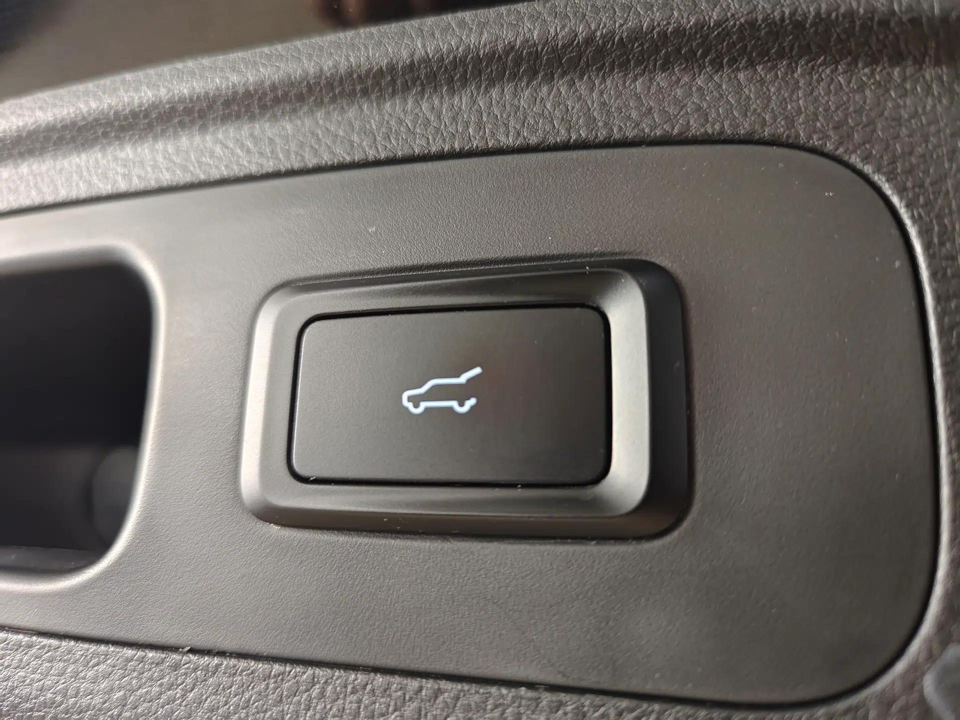 Ford Equator 2023 EcoBoost 225 Premier 7-Seater (2/3/2) — миниатюра 27