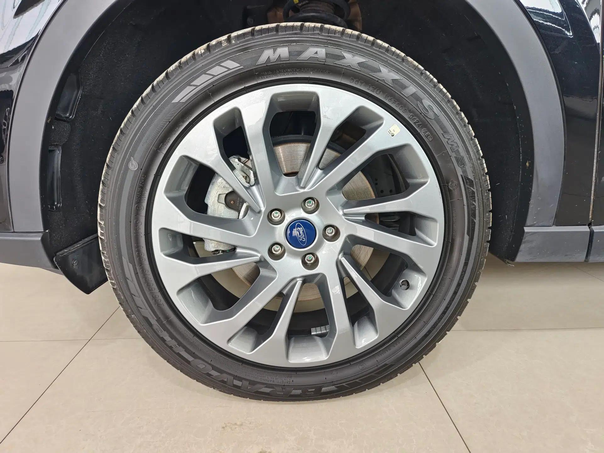 Ford Equator 2023 EcoBoost 225 Premier 7-Seater (2/3/2) — миниатюра 4
