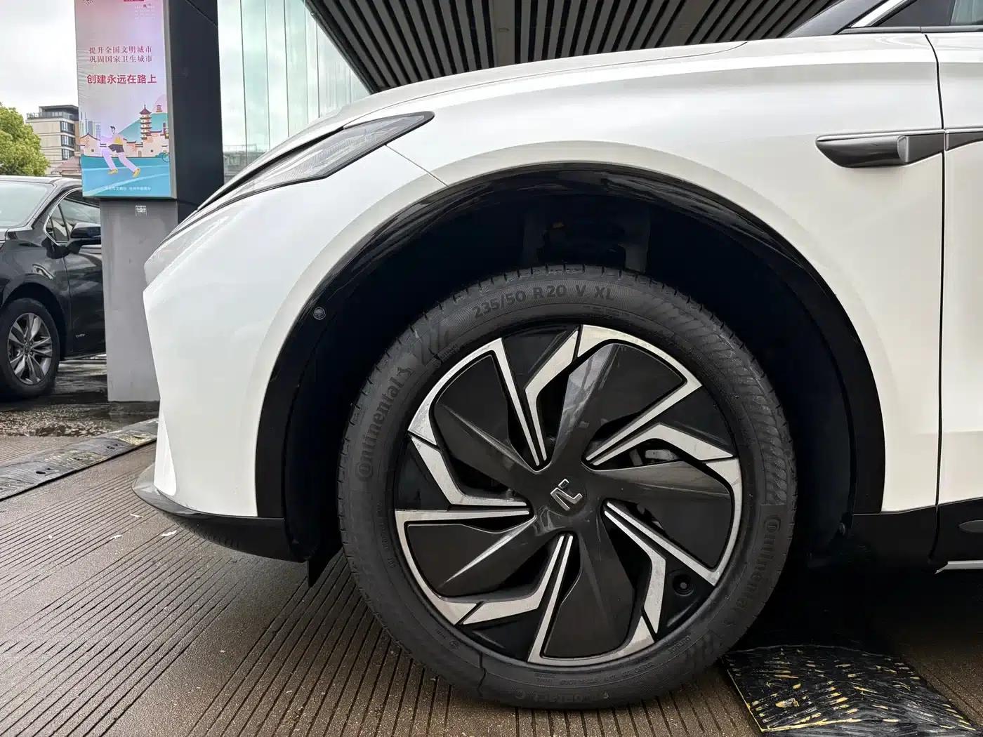 Feifan R7 2023 Rear-Wheel Drive Screen Dominator Edition — миниатюра 2