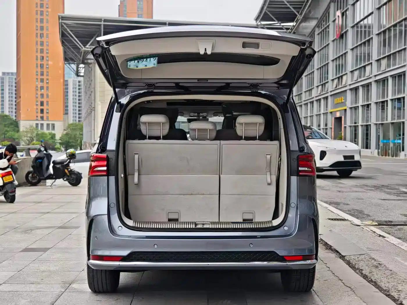 Roewe iMAX8 New Energy 2022 Gold Edition — миниатюра 5