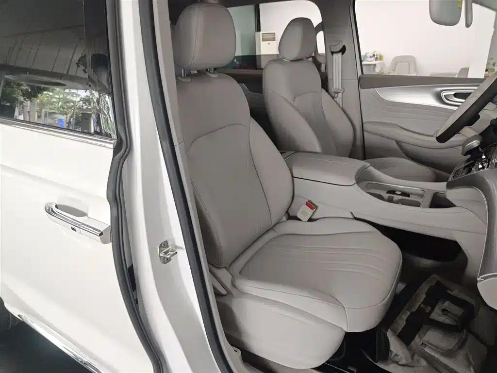 Roewe iMAX8 New Energy 2025 1.5T DMH Luxury Edition — миниатюра 25