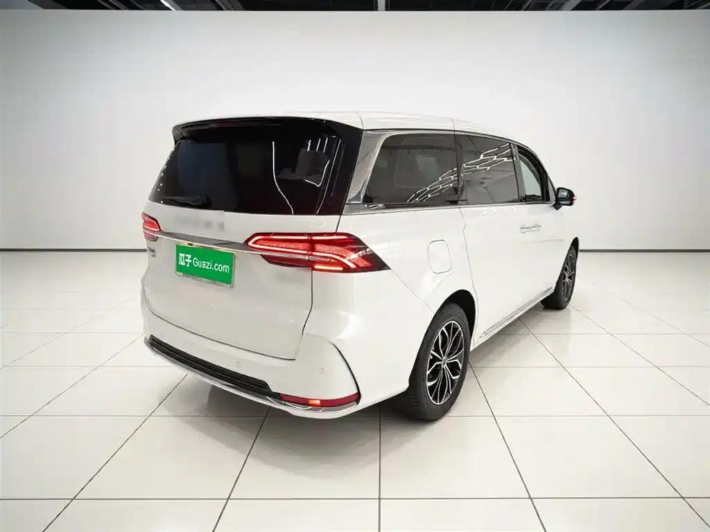 Roewe iMAX8 New Energy 2025 1.5T DMH Luxury Edition — миниатюра 7