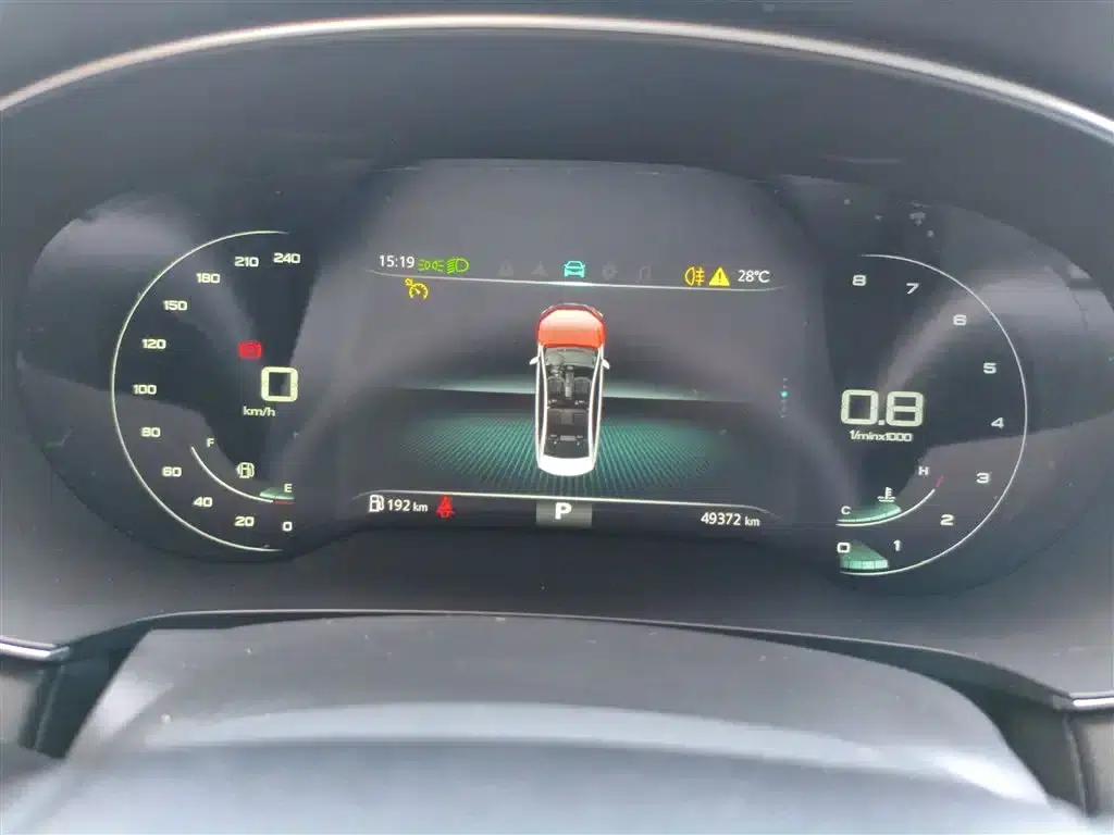 Roewe i6 MAX 2020 300TGI Automatic Cool Panoramic Sunroof Edition — миниатюра 12