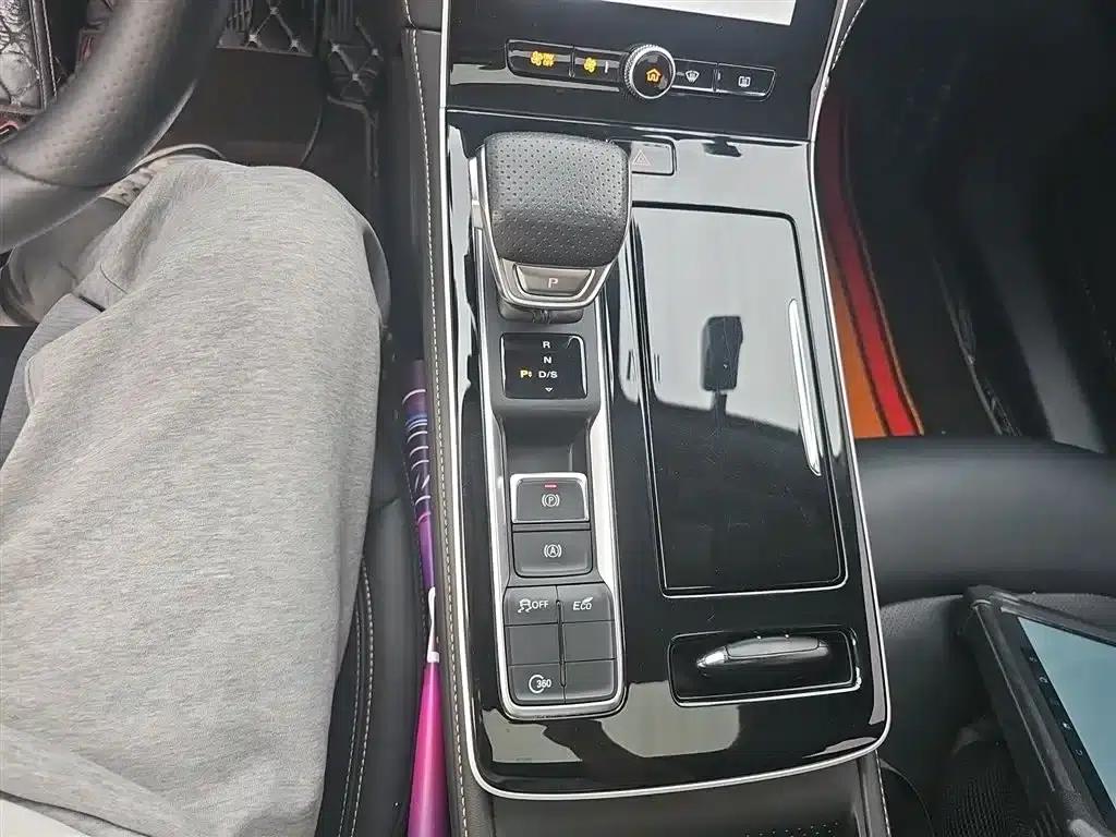 Roewe i6 MAX 2020 300TGI Automatic Cool and Intelligent Driving Edition — миниатюра 14